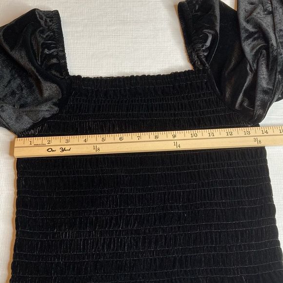 Bagatelle Top Black Velvet Smocked Long Sleeves Off the Shoulder Top - Picture 11 of 13